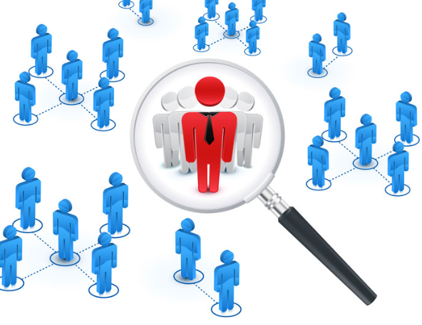 hombre rojo observado con lupa entre a otros azules