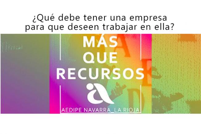 caratula fondo multicolor texto más que recursos cetrado en blanco, abajo logo de AEDIPE en blanco, título de podcast arriba en letras negras sobre fondo blanco